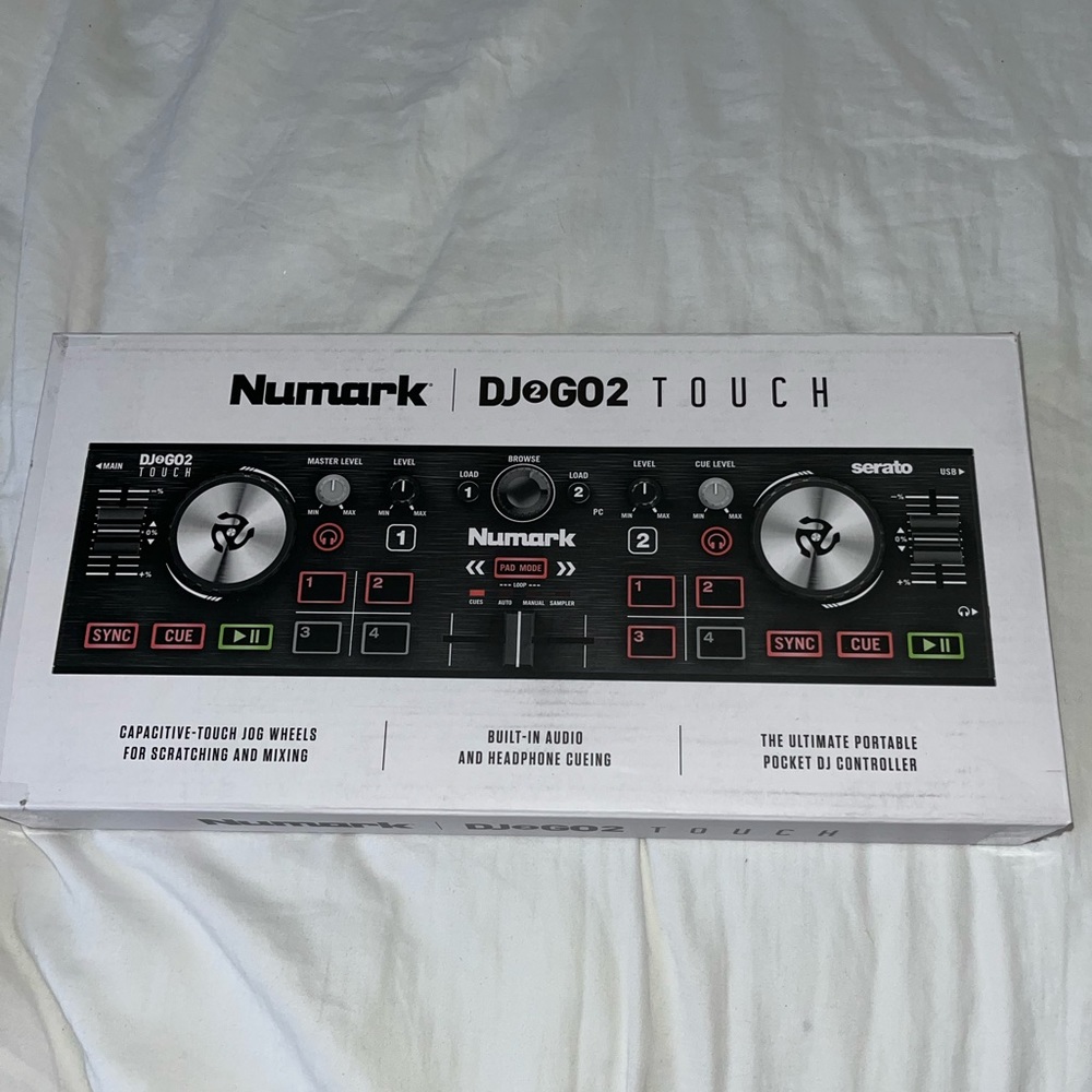 Numark DJ set